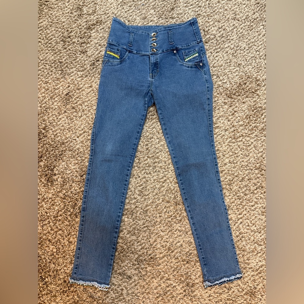 Franka Colombian Buttlifting Jeans with fabric details High Rise Blue